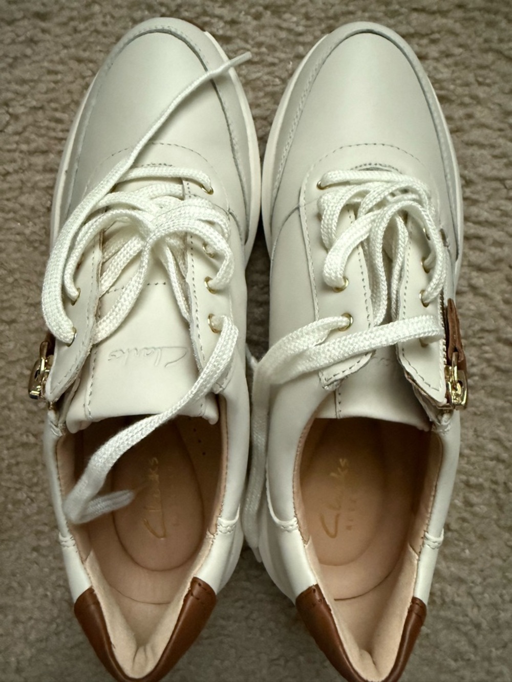 Clarks Women's White Leather Sneakers with Brown Heel Accent size 7